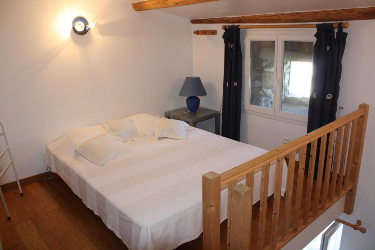 L'Avventura gîte bleu Grospierres Extérieur photo